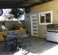 Guesthouse with Pool  BBQ - 10 kms from CBD - Accommodation Port Macquarie