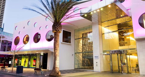 H Ocean View In Surfers Paradise - Accommodation Port Macquarie 0