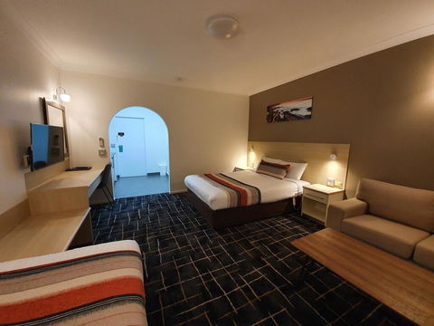 Hamilton's Queanbeyan Motel - Accommodation Port Macquarie 2