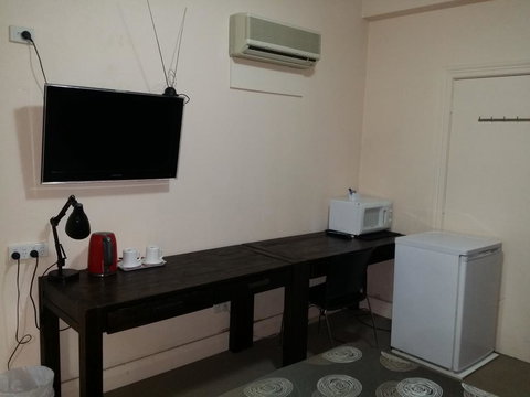 Hampton Court Apartments - Accommodation Port Macquarie 2