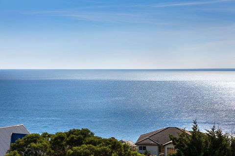 Hampton's Retreat Family Friendly, Water Views, Close To Beach With Heated Pool - Accommodation Port Macquarie 1