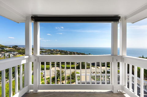Hampton's Retreat Family Friendly, Water Views, Close To Beach With Heated Pool - Accommodation Port Macquarie 2