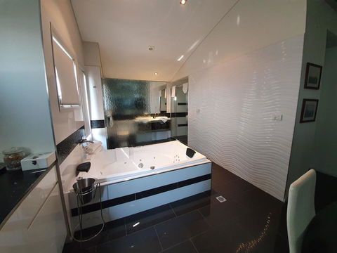 Hangar House Mudgee - Accommodation Port Macquarie 3