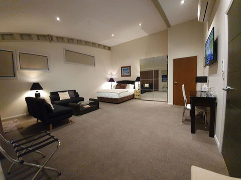 Hangar House Mudgee - Accommodation Port Macquarie 2