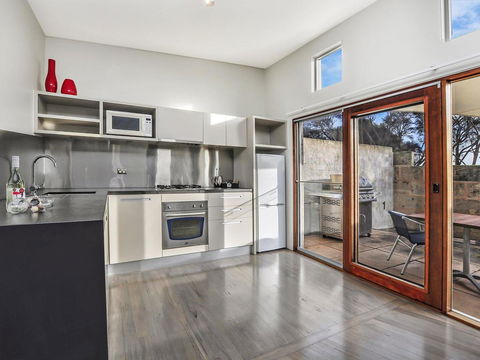 HEARN'S BEACHSIDE VILLA 2 - Accommodation Port Macquarie 1