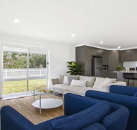 Heartland and Burrows - 450m to beach - Accommodation Port Macquarie