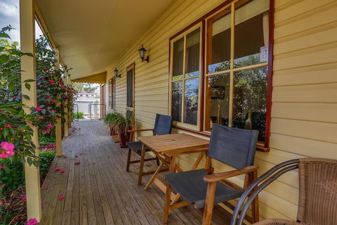 Herrins Lane Cottage - Accommodation Port Macquarie 0