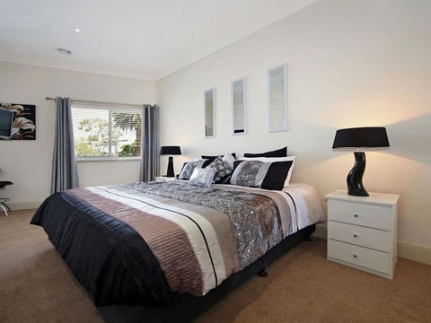 Hidden Gem In Cafe Strip! Chadstone + King Bed - Accommodation Port Macquarie 3
