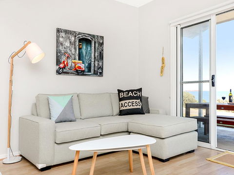 High Tide - Wallaroo Beachfront Property - Pet-Friendly - Accommodation Port Macquarie 2