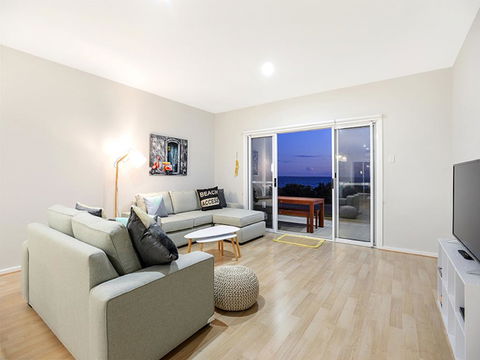 High Tide - Wallaroo Beachfront Property - Pet-Friendly - Accommodation Port Macquarie 3