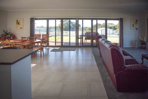Highview On Victoria Coffin Bay - Accommodation Port Macquarie 3