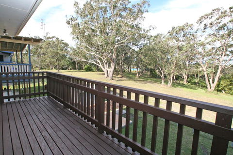 Hill Top Water And Bush Views - Accommodation Port Macquarie 3