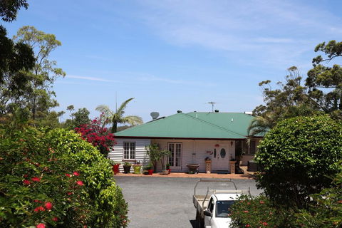 Hilltop On Tamborine - Accommodation Port Macquarie 0