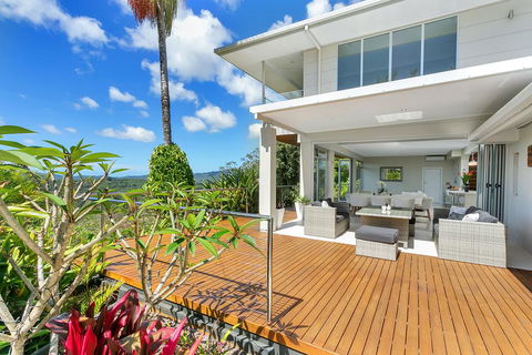 Hilltop Rainforest Retreat - Accommodation Port Macquarie 0