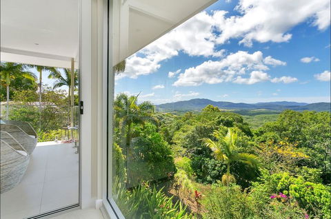 Hilltop Rainforest Retreat - Accommodation Port Macquarie 1