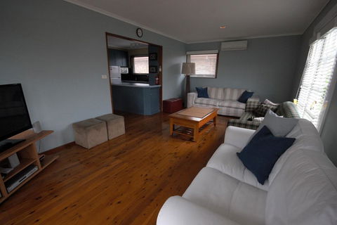 Holiday On The Bay, Vincentia - Accommodation Port Macquarie 2