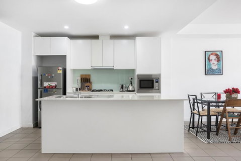 HOMEBUSH CLOSE TO OLYMPIC PARK KOZY 2 BED 2 BATH NHO075 - Accommodation Port Macquarie 3