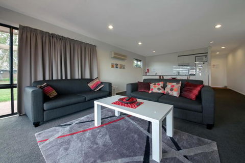 Horizons Golf Club, Villa 107 - Accommodation Port Macquarie 0