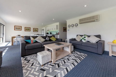 Horizons Golf Club, Villa 124 - Accommodation Port Macquarie 2