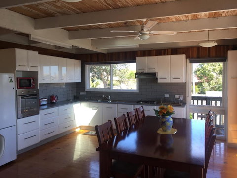 Island Getaway - Accommodation Port Macquarie 0