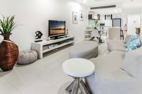 Island Views - Accommodation Port Macquarie 1