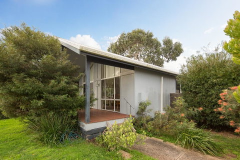 Island Villa - Accommodation Port Macquarie 0