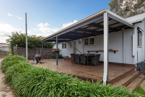 Island Villa - Accommodation Port Macquarie 1