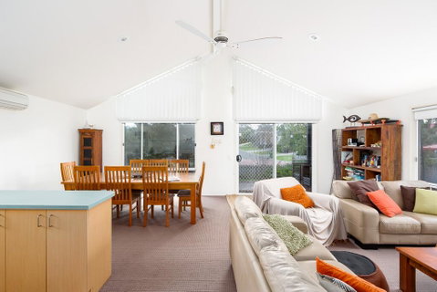 Island Villa - Accommodation Port Macquarie 2