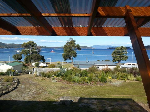 Islandview Beachhouse - 60m Down Driveway To Beach, Dover Tasmania - Accommodation Port Macquarie 2