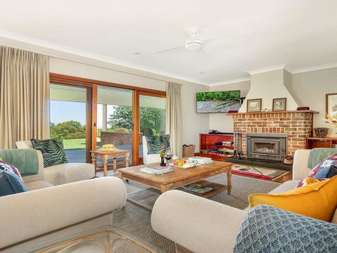 Jaspers Brush - Tranquil Gardens & Stunning Views - Accommodation Port Macquarie 2