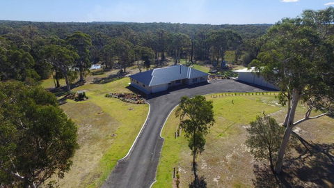 Jervis Bay Country Retreat - Rural Family Retreat! - Accommodation Port Macquarie 1