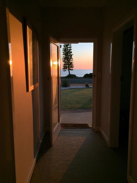Jewel Of The South Beachside Holiday Rental - Accommodation Port Macquarie 2