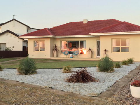 Jewel Of The South Beachside Holiday Rental - Accommodation Port Macquarie 0