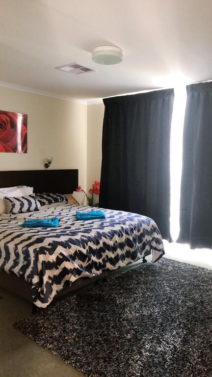 John And Agnes - Accommodation Port Macquarie 3
