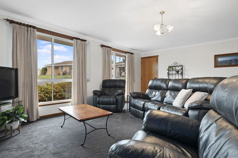 Josie Villa - Beautiful West Burnie: Long Or Short Term - Accommodation Port Macquarie 2