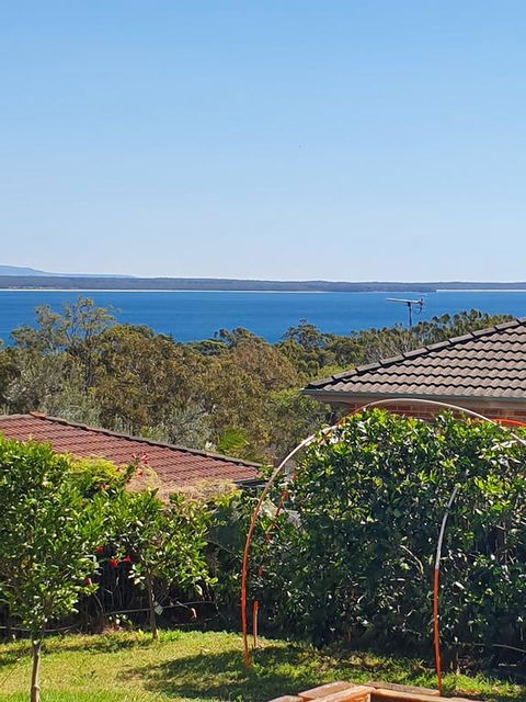 JUST-4-YOU! Amazing Sea Views, WIFI, Fullly Air-conditioned, King Bed - Accommodation Port Macquarie 1