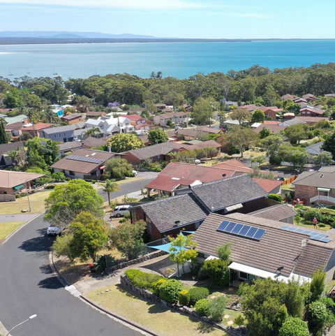 JUST-4-YOU! Amazing Sea Views, WIFI, Fullly Air-conditioned, King Bed - Accommodation Port Macquarie 3