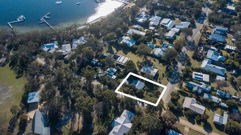 Kambera - Pet Friendly Cottage On Raymond Island - Accommodation Port Macquarie 0