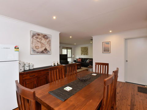 Kangaroo Cottage - Cute Accom In Bushland Setting - Accommodation Port Macquarie 2