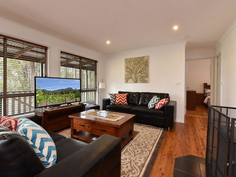 Kangaroo Cottage - Cute Accom In Bushland Setting - Accommodation Port Macquarie 3