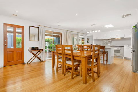 KARINYA - MORNINGTON - Accommodation Port Macquarie 2