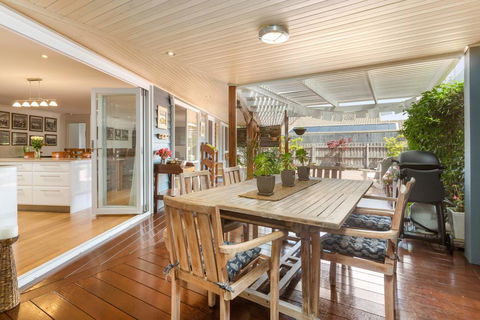 KARINYA - MORNINGTON - Accommodation Port Macquarie 0