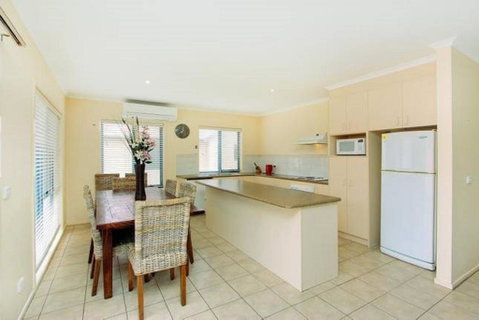 Kava Villa Cowes - Accommodation Port Macquarie 3