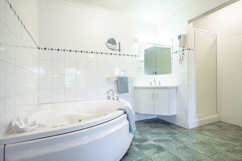 Kerang Valley Resort - Accommodation Port Macquarie 2