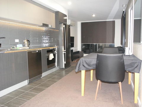 Kesh At Infinity Towers - Accommodation Port Macquarie 3