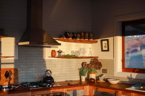 Kestrel Nest EcoHut - Accommodation Port Macquarie 1