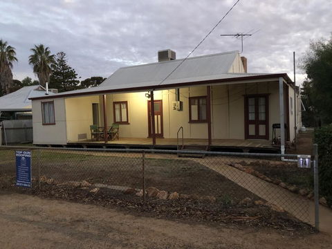 King Of The Cross - Work, Holiday Or Stop Overs - Accommodation Port Macquarie 0