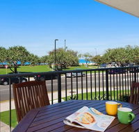 Kings Beach Ocean Front Views Private Balcony overlooking Kings Beach - Accommodation Port Macquarie