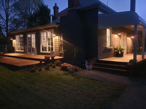 Kings Cottage Uralla - Accommodation Port Macquarie 2