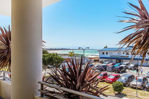 KINGSCLIFF OCEAN FRONT TERRACE 4 - Accommodation Port Macquarie 1